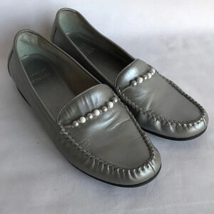 Mootsies Tootsies silver metallic loafers w/ beads